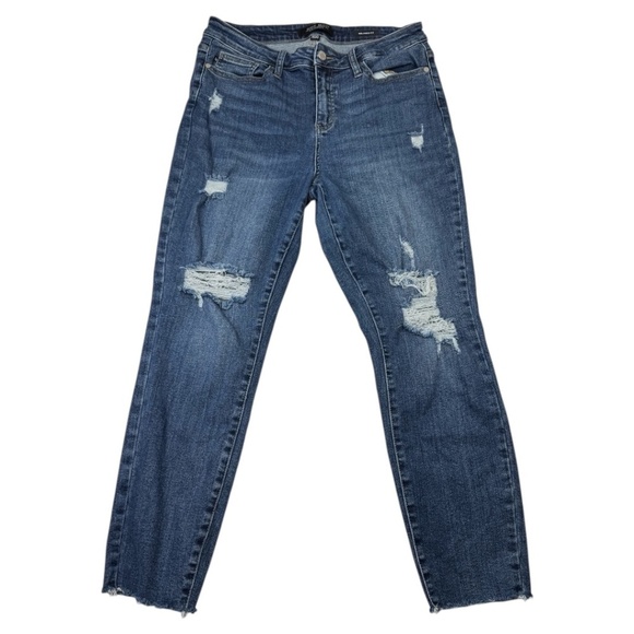 Judy Blue Mid Rise Vintage Relaxed Fit Cropped Distressed Raw Hem Jeans 11/30 - Picture 2 of 16